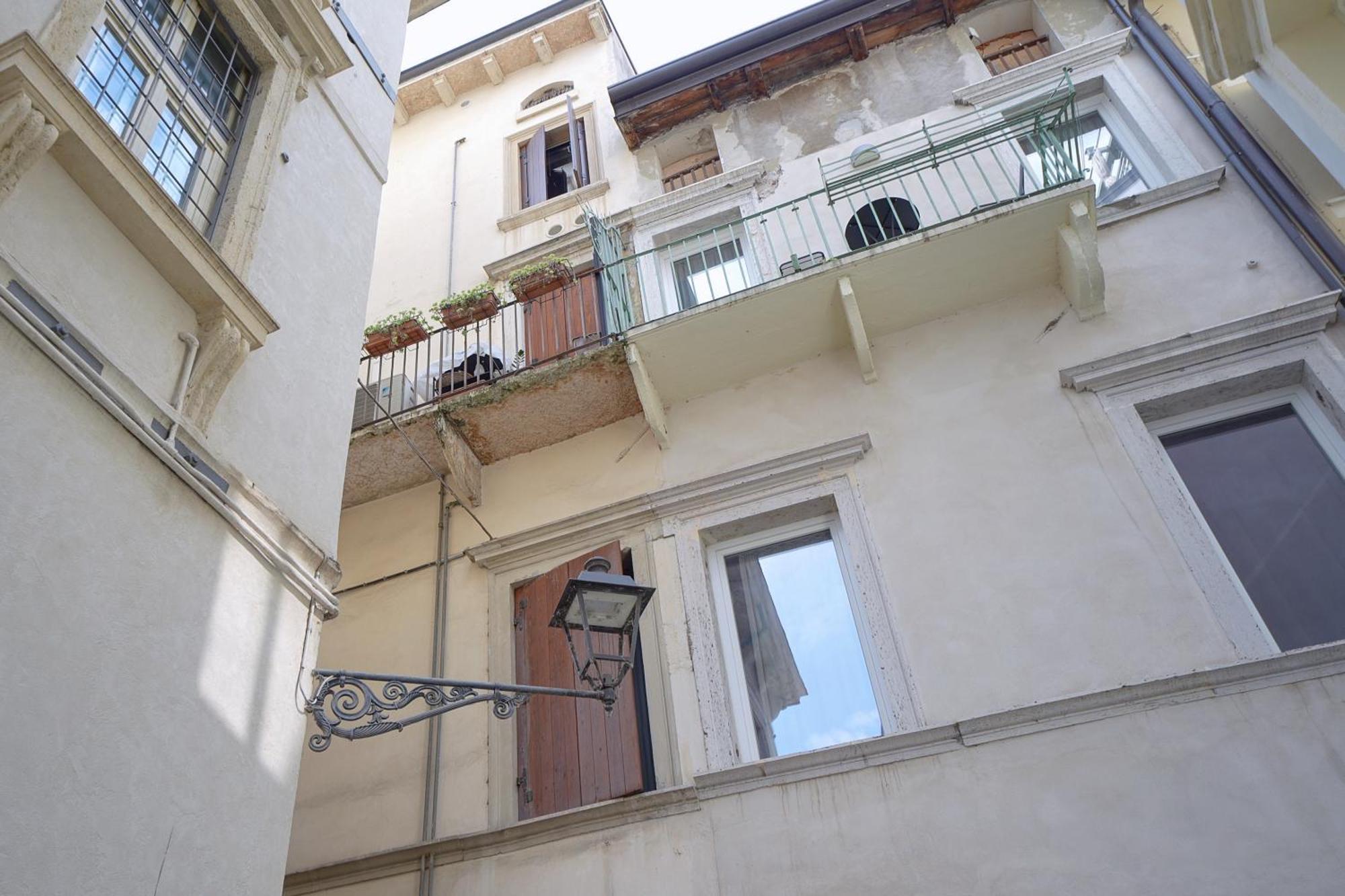 Palazzo Di Giulietta - Juliet'S Palace Verona Luaran gambar